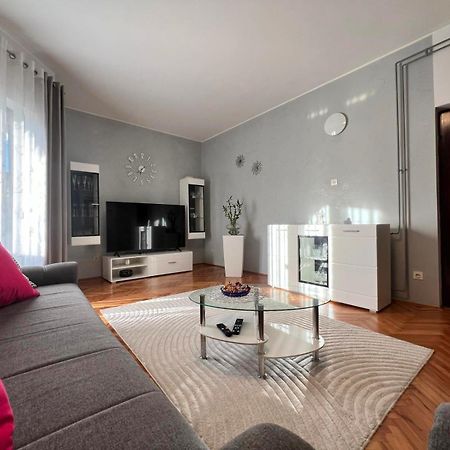 Apartment Tigo - 2 Bedrooms, 2 Bathrooms, Terrace And Big Garden Fažana Exteriör bild