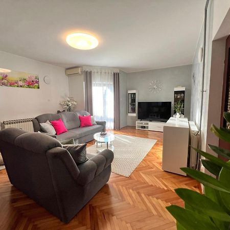 Apartment Tigo - 2 Bedrooms, 2 Bathrooms, Terrace And Big Garden Fažana Exteriör bild
