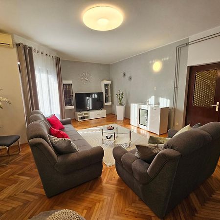 Apartment Tigo - 2 Bedrooms, 2 Bathrooms, Terrace And Big Garden Fažana Exteriör bild