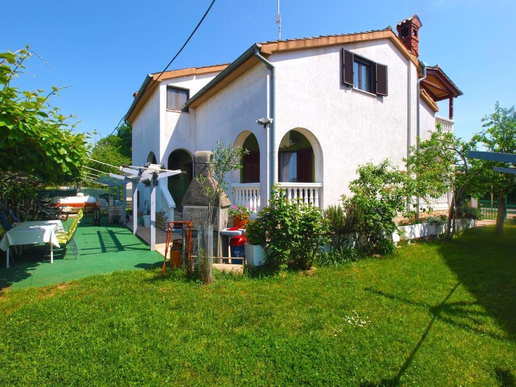 Apartment Tigo - 2 Bedrooms, 2 Bathrooms, Terrace And Big Garden Fažana Exteriör bild
