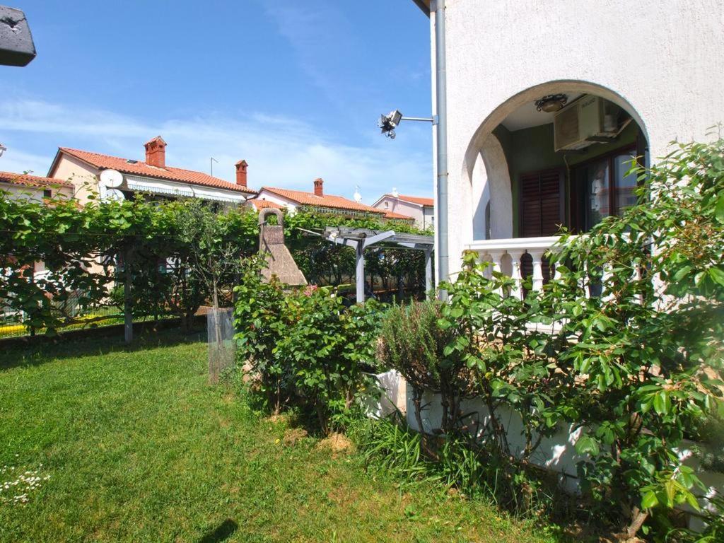 Apartment Tigo - 2 Bedrooms, 2 Bathrooms, Terrace And Big Garden Fažana Exteriör bild