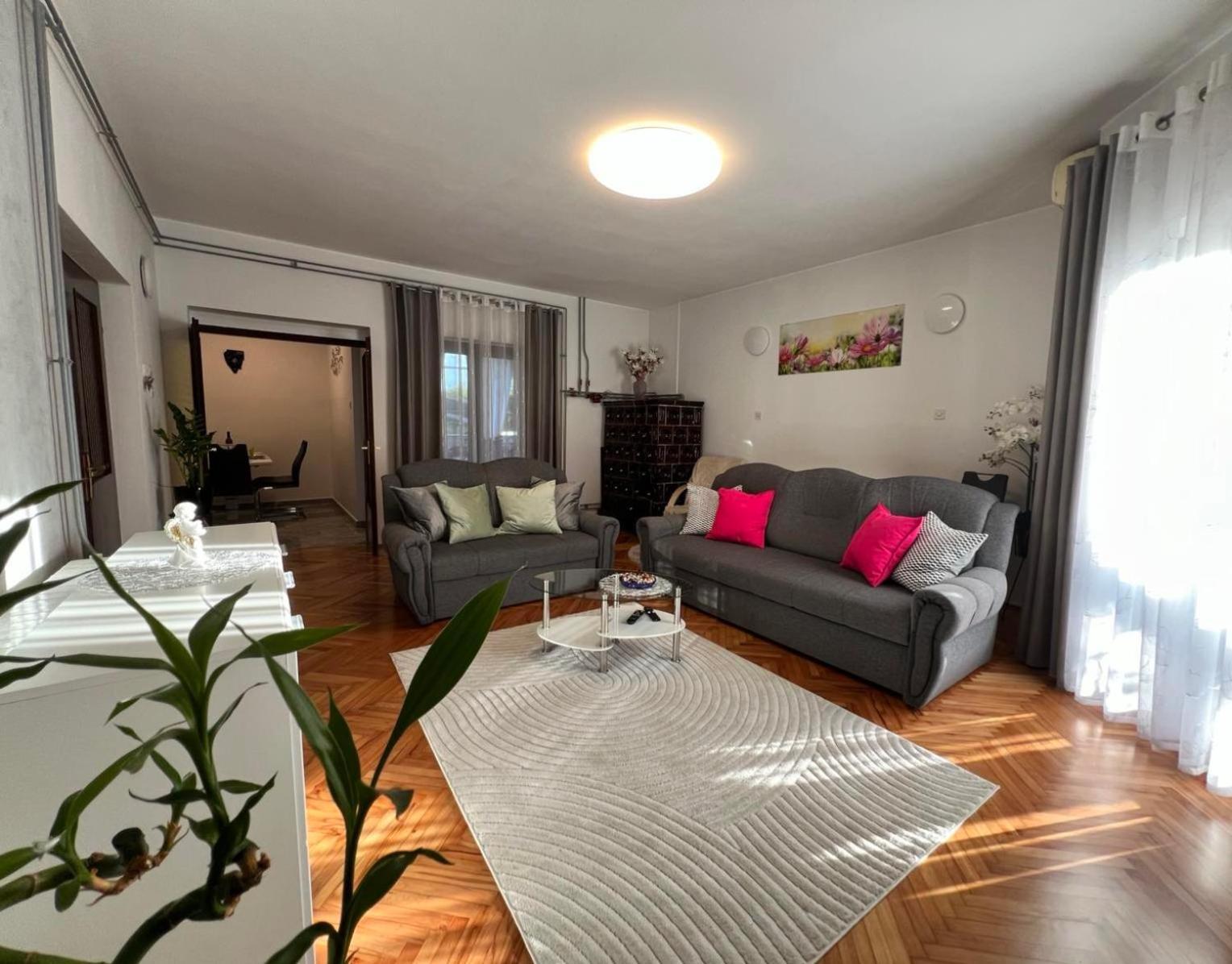 Apartment Tigo - 2 Bedrooms, 2 Bathrooms, Terrace And Big Garden Fažana Exteriör bild